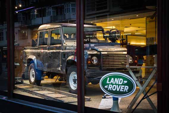 Land_Rover_James_Bond_2